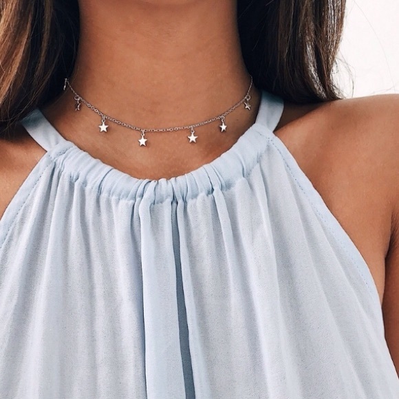 ✨Gold Star Choker Necklace✨ - Picture 3 of 4